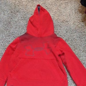 Under armour boys xs (fits 5t)